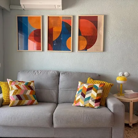 Vintage Seaview 公寓